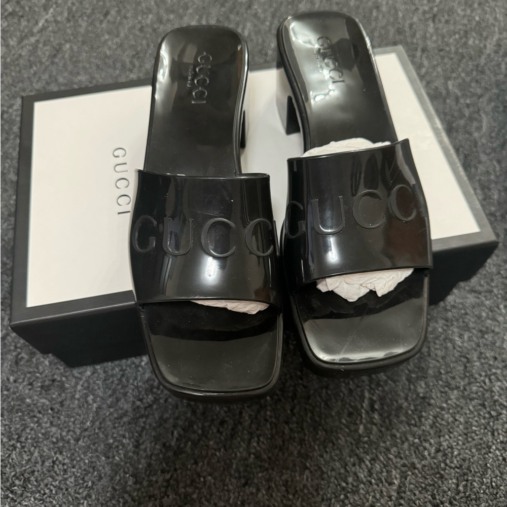 gucci rubber heels